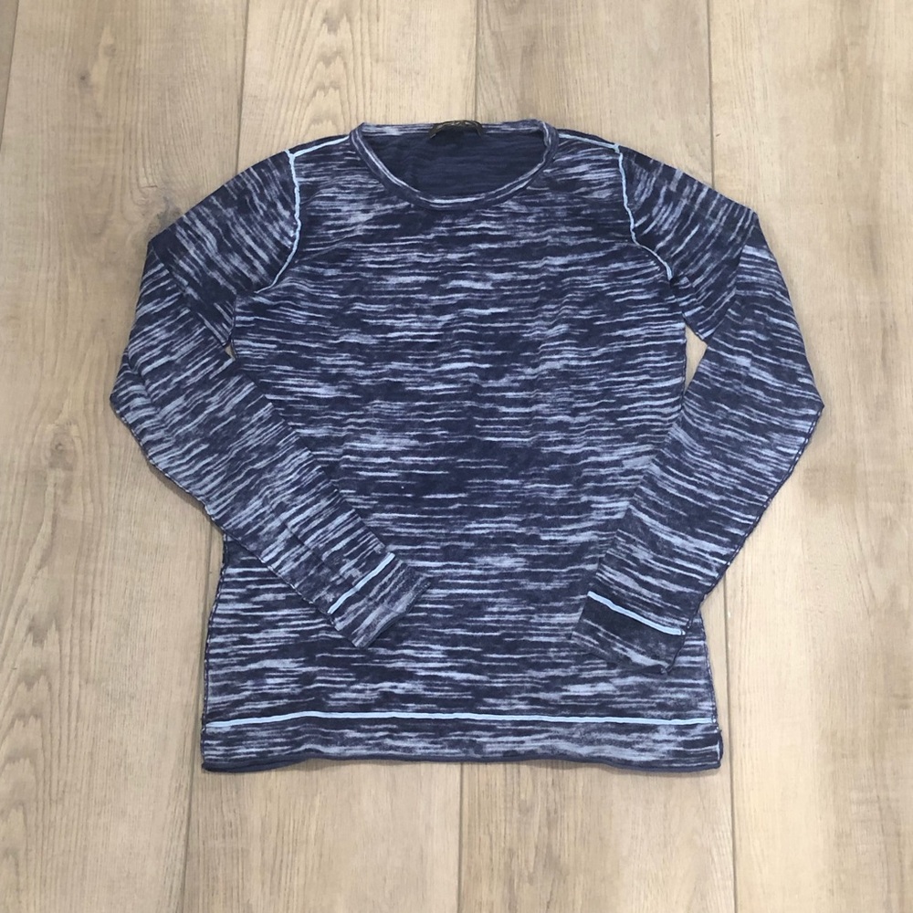 Tommy Bahama Women’s lightweight long-sleeve